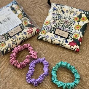 Gucci VIP Beauty gift set of 3 scrunchies with pouch